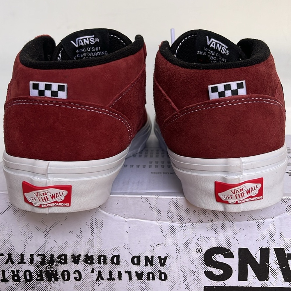 Vans WMNS Skate Half Cab
Pig Suede Brick
VN0A5KYABRI
Sneakers - Picture 14 of 16